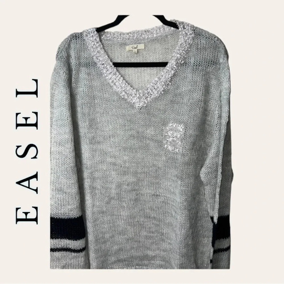 EASEL LONG SLEEVE KNITTED SWEATER GRAY IN‎ COLOR WITH SILVER METALLIC SIZE LARGE - Picture 1 of 10